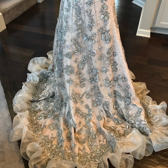 Sannazia Pakistani Desi Bridal Dress - Picture 3 of 7